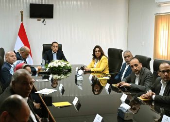 مدبولي: هذه المحطة تُمثل أحد الركائز المهمة لمشروع الربط الكهربائي بين مصر والمملكة