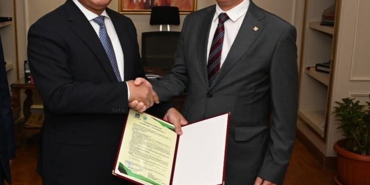 الوزير” يسلم شهادات التحقق من تقارير البصمة الكربونية لـ6 شركات محلية رائدة في مختلف القطاعات الصناعية