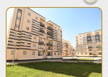 وزير الإسكان يتفقد وحدات المبادرة الرئاسية “سكن لكل المصريين” بمدينة العاشر من رمضان