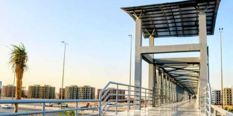 افتتاح “كوبري الحياة” أمام مدينتي 2.. وإشادات بجهود “طلعت مصطفى” لحماية السكان