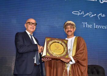 بينهم رئيس بلاك دايموند.. تكريم داعمي الاستثمار والتنمية بمؤتمر “عمان مصر.. أرض الفرص”| صور