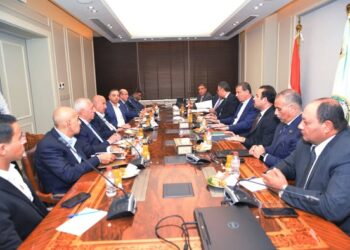 استعدادًا لشهر رمضان.. تحرك حكومي موسع لضبط سوق الدواجن وزيادة الإنتاج المحلي