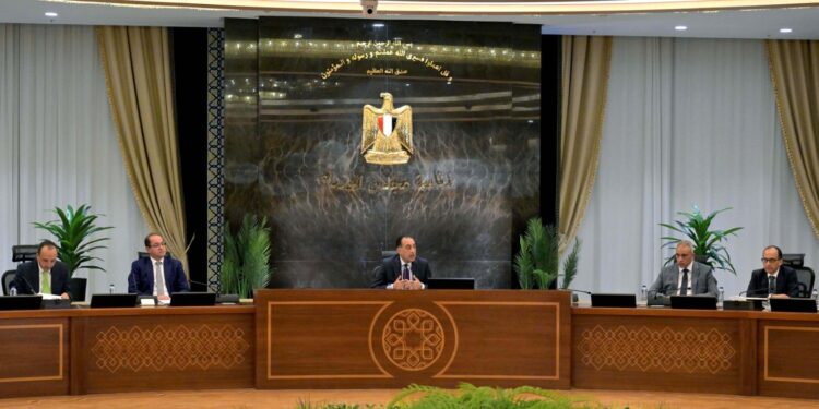 مدبولي: مؤشرات الاقتصاد تتجاوز المستهدف… وتوقعات إيجابية للمفاوضات مع صندوق النقد