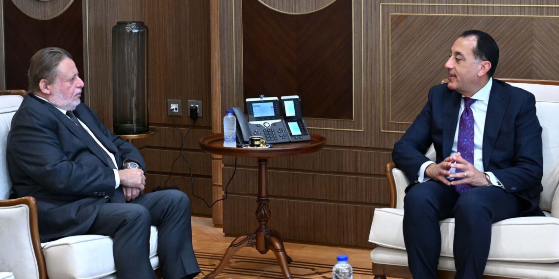 رئيس الوزراء: استمرار التنسيق مع البنك المركزي لضبط الأسواق واستقرار الأسعار