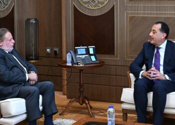 رئيس الوزراء: استمرار التنسيق مع البنك المركزي لضبط الأسواق واستقرار الأسعار