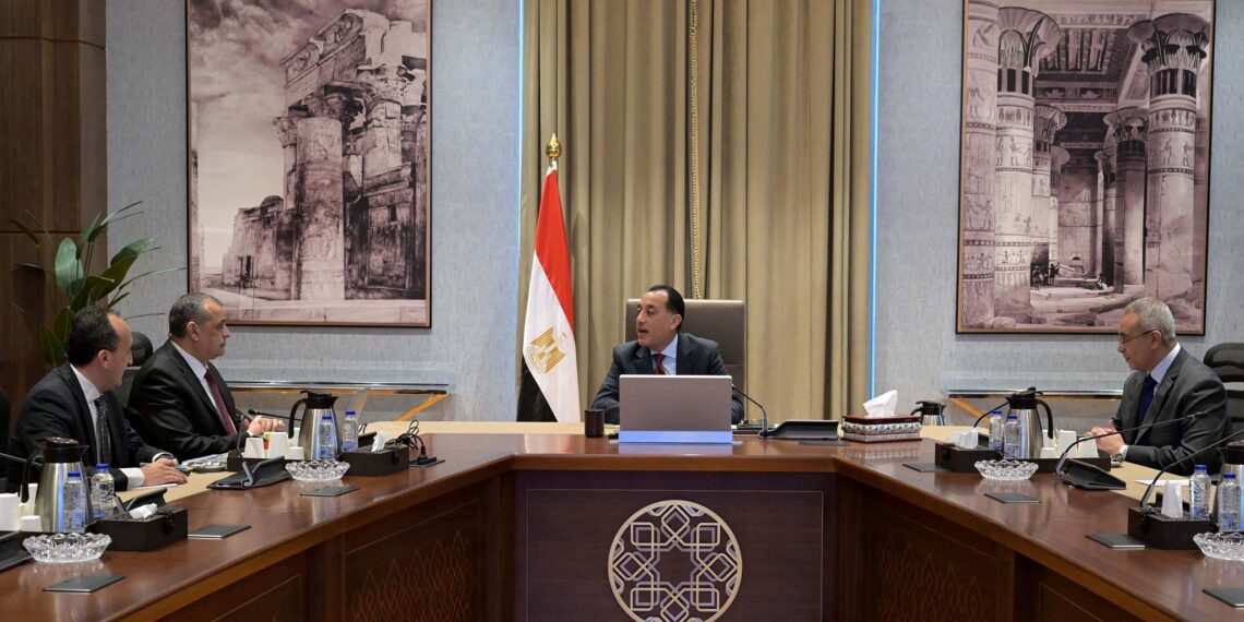 مدبولي يوجِّه بمتابعة ملفات الإنتاج الحربي وتعزيز التصنيع المحلي والمشروعات المستقبلية