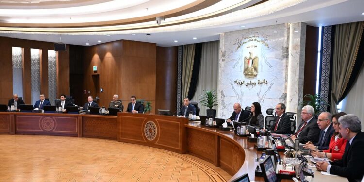 “الوزراء” يوافق على 14 قرارًا لدعم الصحة والطاقة والاستثمار والمشروعات القومية -تفاصيل