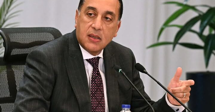 إجراءات اقتصادية استثنائية خلال أيام.. رئيس الوزراء: تخفيف أعباء الدين وتحسين معيشة المواطنين