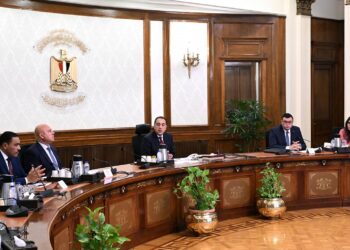 سكن بديل وفرص عمل بالآلاف.. رئيس الوزراء يتابع تنفيذ مشروعات «رأس الحكمة» و«شمس الحكمة»