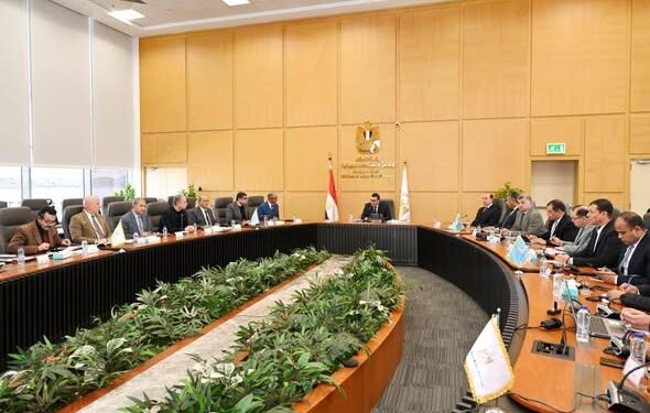 10 آلاف مشروع في 746 قرية.. الإسكان تسرِّع وتيرة تنفيذ «حياة كريمة» لتحسين الخدمات بالريف