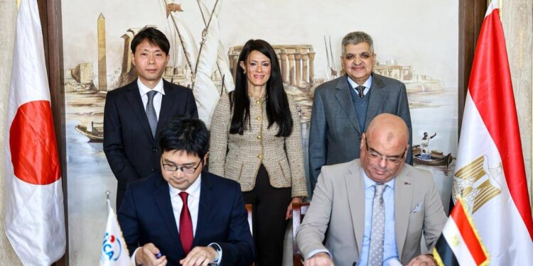 مليار جنيه.. تفاصيل توقيع منحة «جايكا» لتمويل أول سفينة غوص DSV بأسطول قناة السويس
