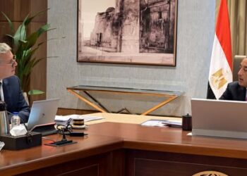 ماذا دار في اجتماع رئيس الوزراء مع وزير البترول؟