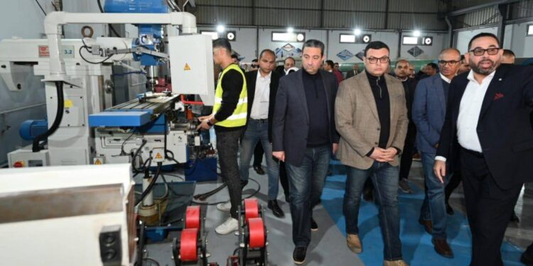 وزير الإسكان ومحافظ دمياط يتفقدان المنطقة الحرة بدمياط الجديدة ومصنعًا لتقنيات تحلية المياه