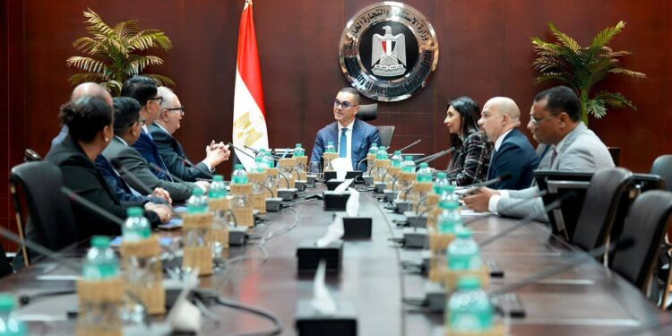 وزير الاستثمار يبحث مع “إيفولف” و”ستونيكس” تعزيز استثمارات الذهب وتحويل مصر لمركز إقليمي للتصدير