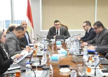 الشربيني يبحث مع المركز الوطني استغلال أراضي الدولة لتعزيز التنمية العمرانية