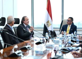 وزير الاستثمار يبحث مع Brandix السيريلانكية خطط التوسع في صناعة الملابس الجاهزة بمصر
