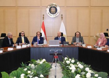 كامل الوزير: تقديم كل أشكال الدعم للمستثمرين الراغبين في إقامة مصانع الغزل والنسيج