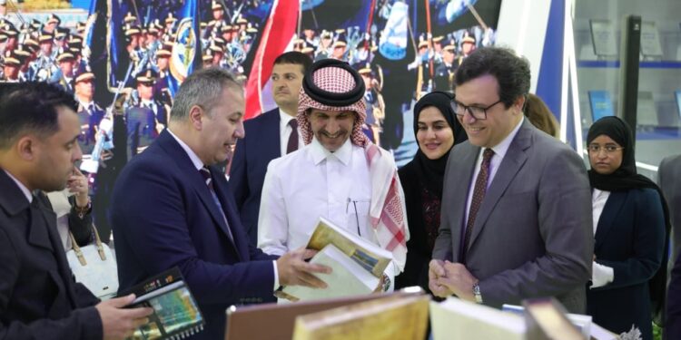 معرض الكتاب.. هنو والسفير القطري يبحثان استعدادات استضافة قطر ضيف شرف 2027
