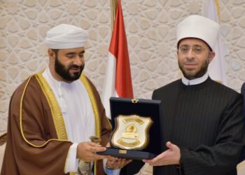 مصر بلد العلم الجامع.. تفاصيل لقاء وزير الأوقاف نظيره العُماني بمسجد مصر الكبير 