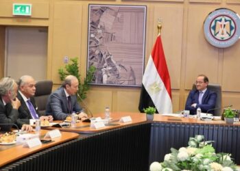 وزير المالية: نطور المنظومة الضريبية بثقافة “خدمة العملاء” لجذب ممولين جدد