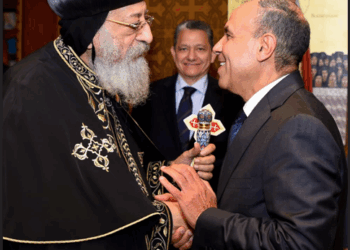 وزير الخارجية يطمئن على صحة البابا تواضروس