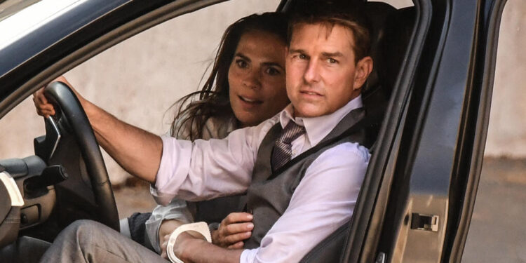 لماذا ترك توم كروز لندن بشكل عاجل؟