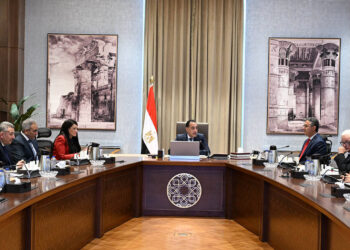 رئيس الوزراء يتابع إعادة هيكلة «السلع التموينية» وتعزيز كفاءتها المالية