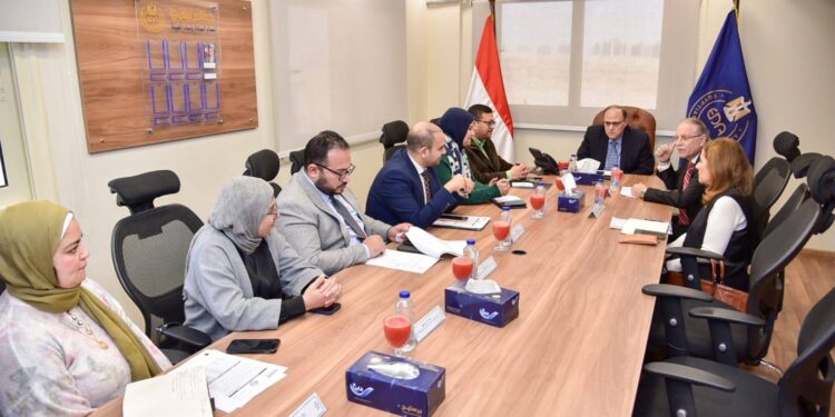 رئيس هيئة الدواء يبحث مع “إيبيكو” توطين الصناعات الدوائية المتطورة وتعزيز التصنيع المحلي