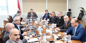 وزير الإسكان يعقد اجتماعاً مع مسؤولي “سيتي إيدج” لبحث شواطئ العلمين الجديدة