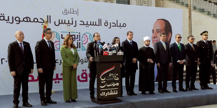 أكثر من 71 مليون وجبة في رمضان.. مدبولي يطلق مبادرة أبواب الخير من ساحة الشعب