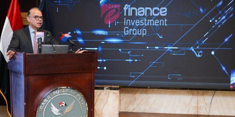 وزير الاستثمار يطلق النظام الإلكتروني الجديد لسجل الضمانات المنقولة