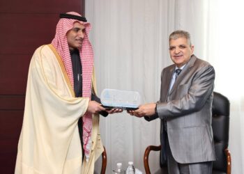قناة السويس والموانئ السعودية تبحثان شراكة جديدة في بناء المعديات والتكريك