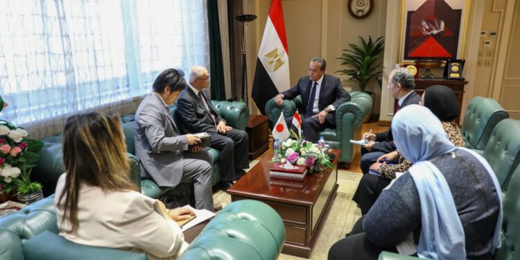 وزير الصحة وسفير اليابان يبحثان إنشاء مستشفى مصري- ياباني بالعاصمة الجديدة