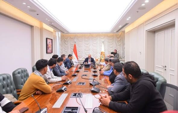 وزير العمل ينهي إضراب عمال شركة جيد تكستايل إيجيبت بالعاشر من رمضان