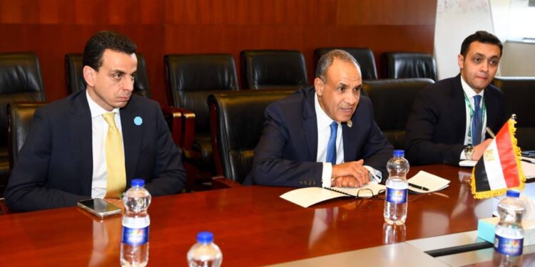 مصر وغانا تتفقان على تعزيز التجارة والاستثمار ودعم الاستقرار بالقارة الإفريقية