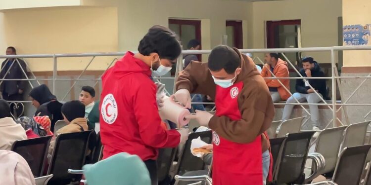 7,500 طن مساعدات شاملة.. الهلال الأحمر المصري يطلق قافلة «زاد العزة 133» إلى غزة