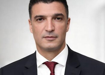 “الصناعة” تنفي التصريحات المنسوبة للوزير بشأن المصانع المتعثرة والجاري إنشاؤها والمغلقة