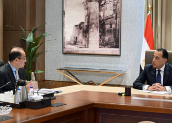 رئيس الوزراء ووزير المالية يستعرضان تطورات برنامج صندوق النقد ومؤشرات الاستقرار الاقتصادي