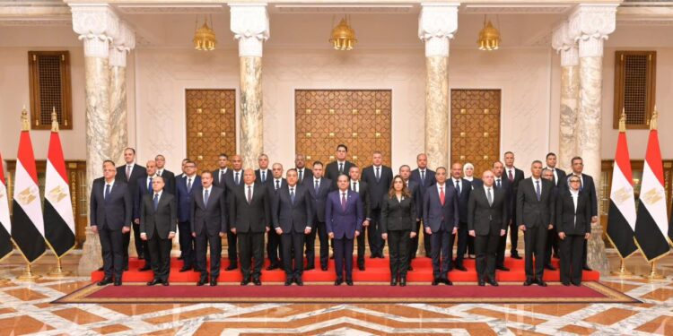 المحافظون ونوابهم الجدد يؤدون اليمين الدستورية أمام الرئيس السيسي