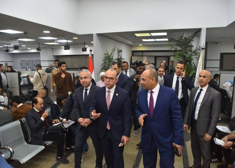 تحسين تجربة المستثمر أولًا.. وزير الاستثمار يتفقد مركز الخدمات ويوجه بتسريع الإجراءات والرقمنة