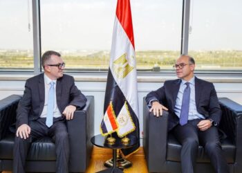 “التخطيط” و”الاستثمار” تبحثان تطوير مؤشرات الادخار وبناء قاعدة بيانات اقتصادية موحدة