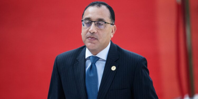 الأحد العمل عن بُعد حكومة وقطاع خاص.. رسميًّا إجراءات الحكومة للترشيد