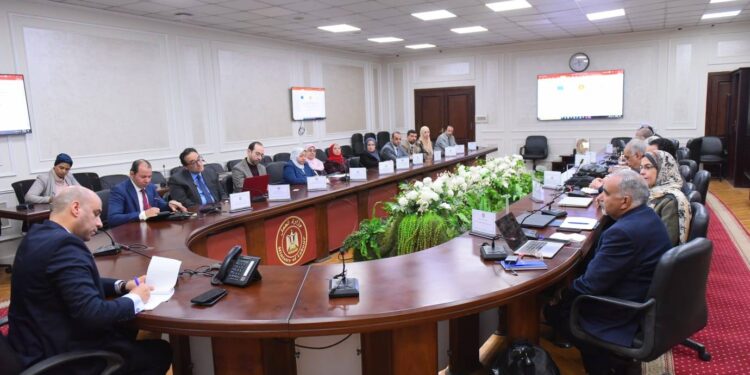 وزير العمل يوجه بسرعة تحديث دليل التصنيف المهني وربطه بالمعايير الأوروبية
