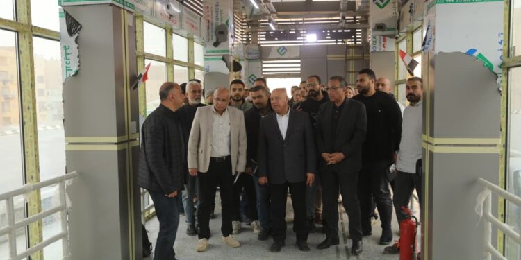 وزير النقل يتابع جاهزية 16 محطة بالمرحلة الثانية من الأتوبيس الترددي BRT