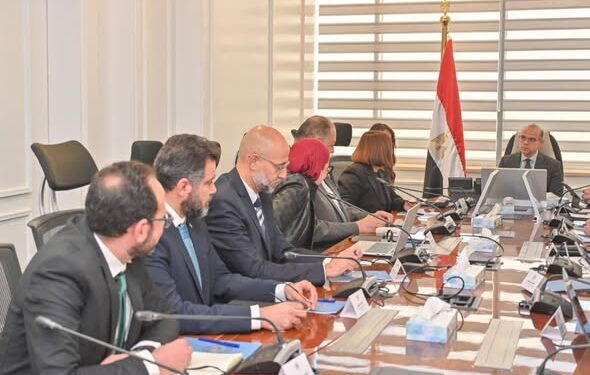 مصر محور جنرال موتورز.. وزير الاستثمار يبحث توطين السيارات وتعزيز الصادرات
