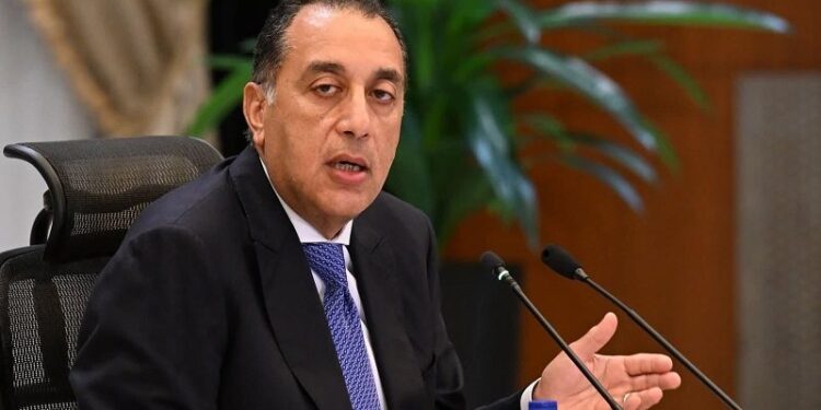 مدبولي للمواطنين عن أسعار الوقود: اعذرونا فالظروف لم تترك خيارًا آخر