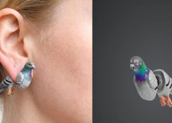 موضة جديدة للنساء.. حلقان بلاستيك على شكل “حمام”