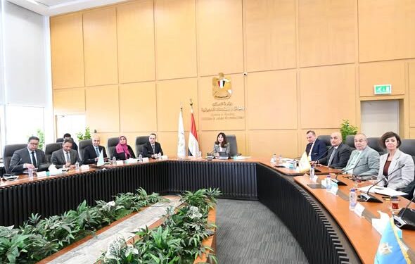 وزيرة الإسكان تتابع مع HDP خطط التسويق وتعزيز مبيعات مشروعات المدن الجديدة