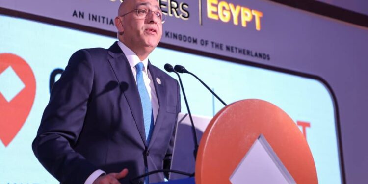 “تنمية المشروعات” يوقع اتفاقية تعاون مع “أوت ريتش إيجيبت” ضمن برنامج “أورنج كورنرز”