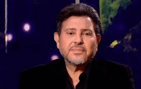 على جهاز التنفس الصناعي.. تفاصيل صادمة عن الحالة الصحية لهاني شاكر